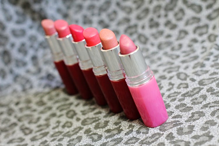 Pink,Lipstick,Red,Cosmetics,Lip,Lip gloss,Lip care,Material property,Tints and shades,Gloss