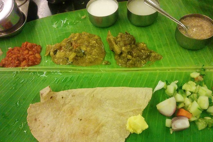 Dish,Food,Cuisine,Banana leaf rice,Sadya,Banana leaf,Ingredient,Leaf,Andhra food,Tamil food