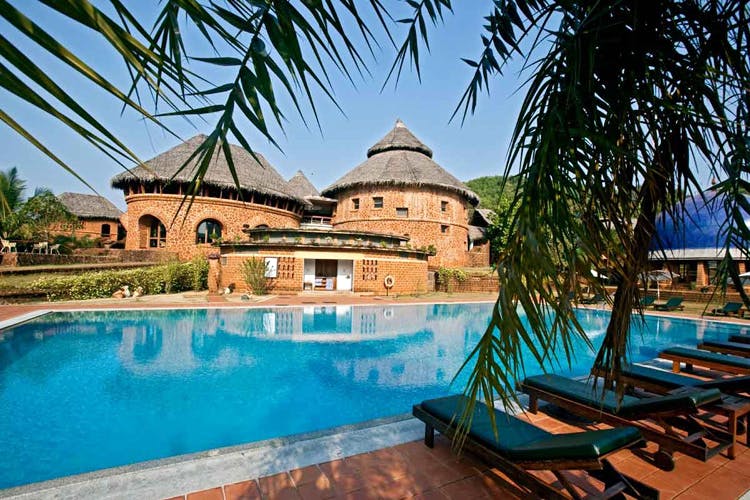 Swimming pool,Property,Resort,Building,Estate,Vacation,Real estate,House,Villa,Mansion