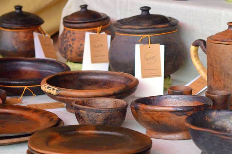 earthenware,Pottery,Dinnerware set,Dishware,Ceramic,Tableware,Antique,Serveware,Copper,Art