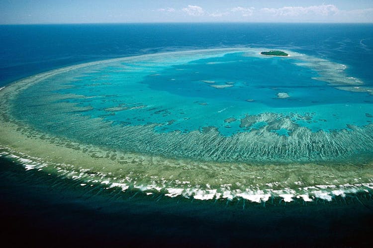 Coastal and oceanic landforms,Sea,Ocean,Coast,Atoll,Water resources,Azure,Island,Archipelago,Aerial photography
