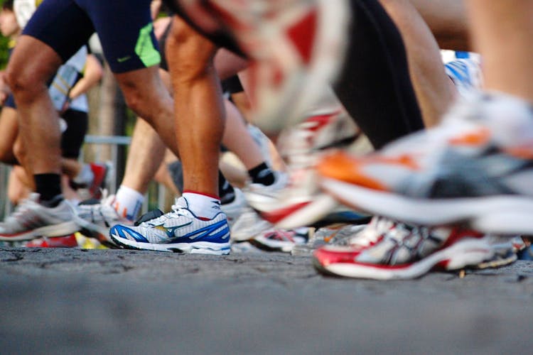 Footwear,Endurance sports,Recreation,Marathon,Running,Shoe,Long-distance running,Human leg,Individual sports,Sports