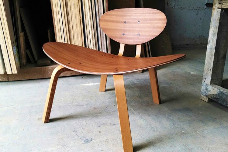 Furniture,Chair,Wood,Plywood,Table,Wood stain,Hardwood,Outdoor furniture,Outdoor table,woodworking