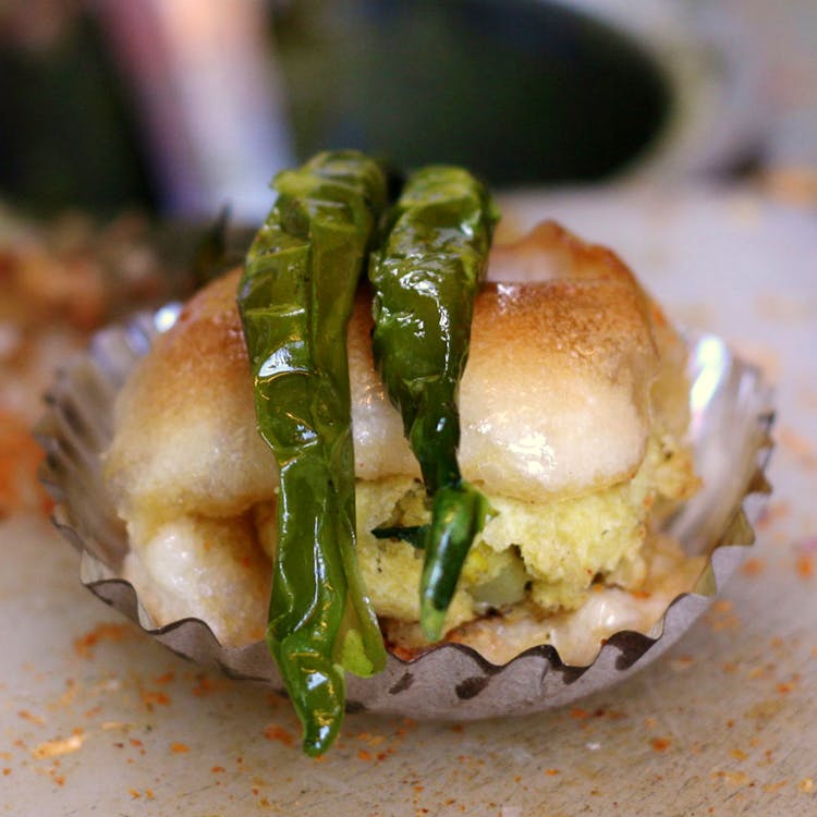 Mumbai-Vadapavala