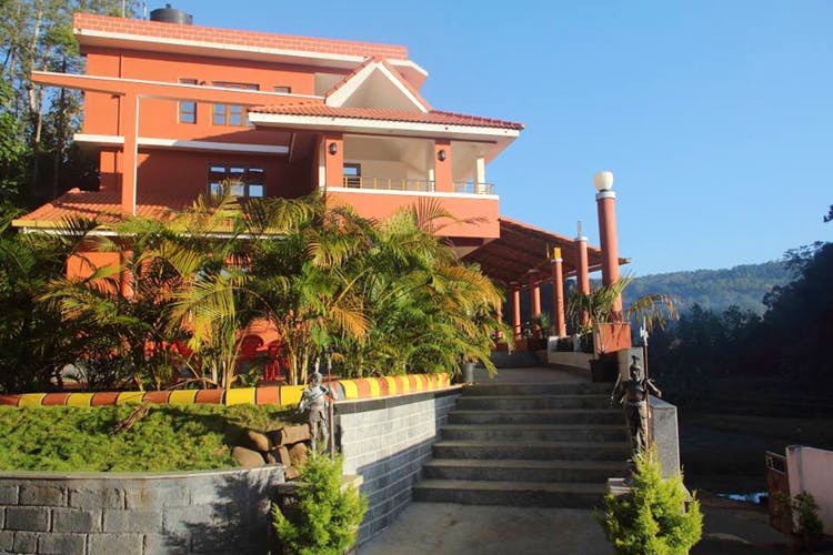 Property,Building,House,Real estate,Home,Architecture,Villa,Tree,Hacienda,Facade