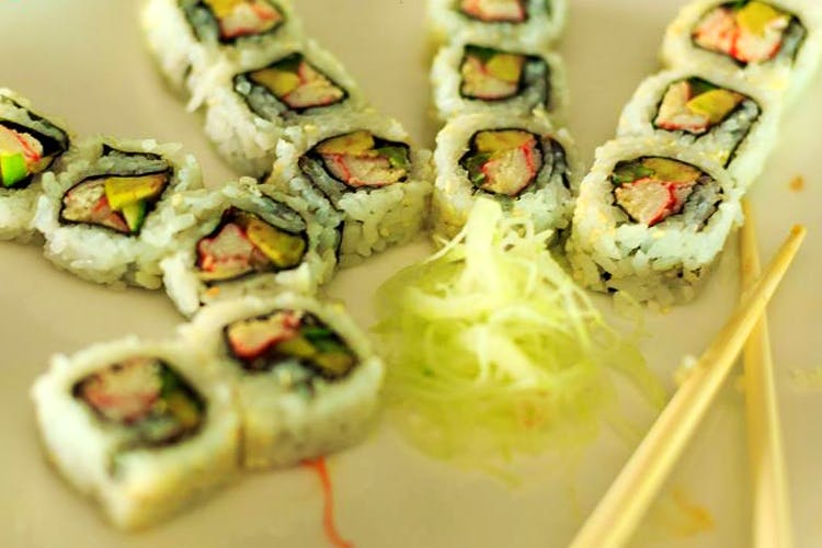 Sushi,Dish,Food,Gimbap,California roll,Cuisine,Ingredient,Comfort food,Japanese cuisine,À la carte food