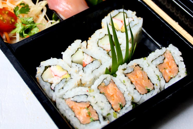 Dish,Cuisine,Food,Sushi,Gimbap,California roll,Ingredient,Comfort food,White rice,Steamed rice