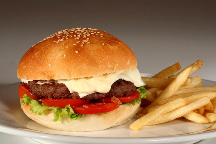 Dish,Food,Cuisine,Hamburger,Junk food,Fast food,Original chicken sandwich,Veggie burger,Cheeseburger,Ingredient