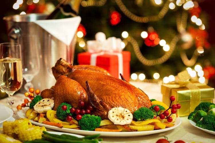 Meal,Food,Dish,Dinner,Cuisine,Turkey meat,Thanksgiving dinner,Christmas dinner,Holiday,Roast goose