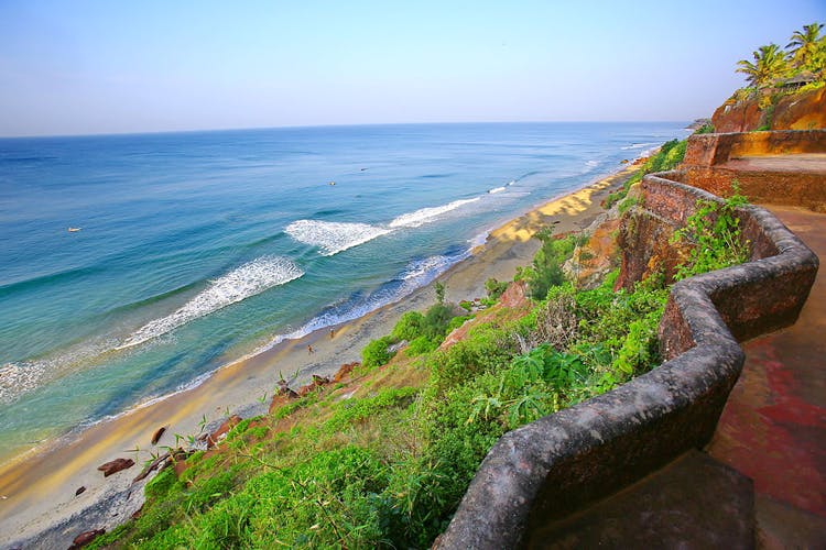 Coast,Sea,Shore,Water,Ocean,Sky,Natural landscape,Beach,Coastal and oceanic landforms,Headland