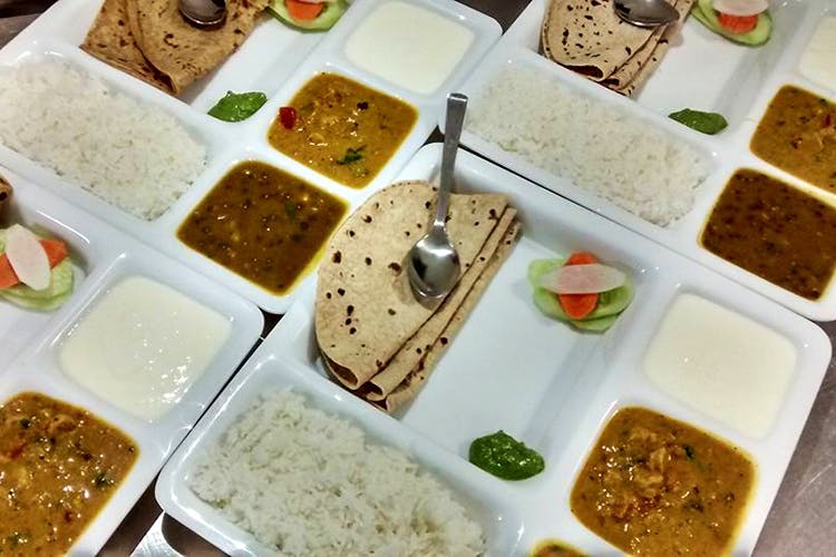 Food,Cuisine,Dish,Meal,Ingredient,Indian cuisine,Curry,Lunch,Vegetarian food,Punjabi cuisine