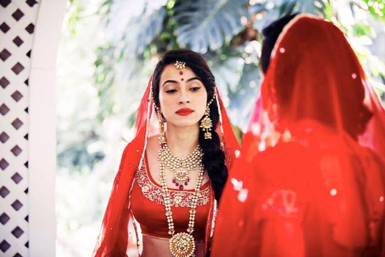 Red,Beauty,Lady,Bride,Tradition,Ceremony,Photography,Sari,Photo shoot,Event
