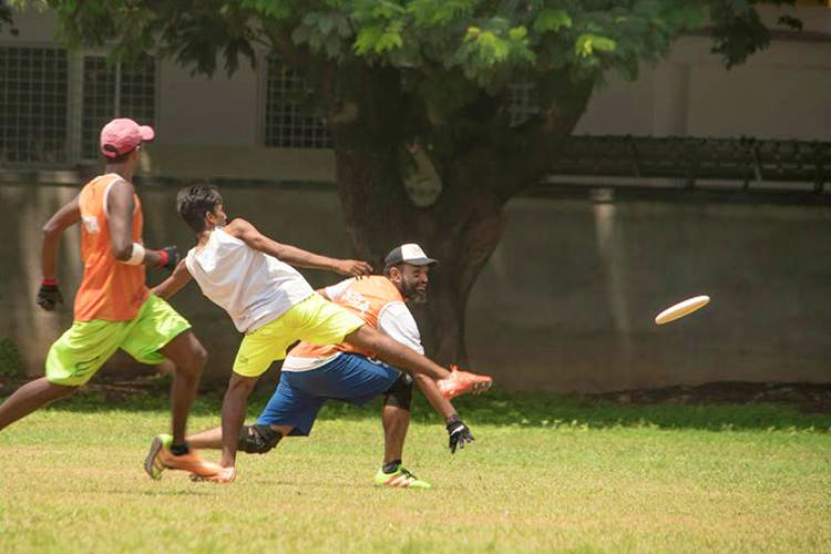Frisbee games,Ultimate,Flying disc,Sports,Flying disc freestyle,Recreation,Sports equipment,Player,Fun,Team sport