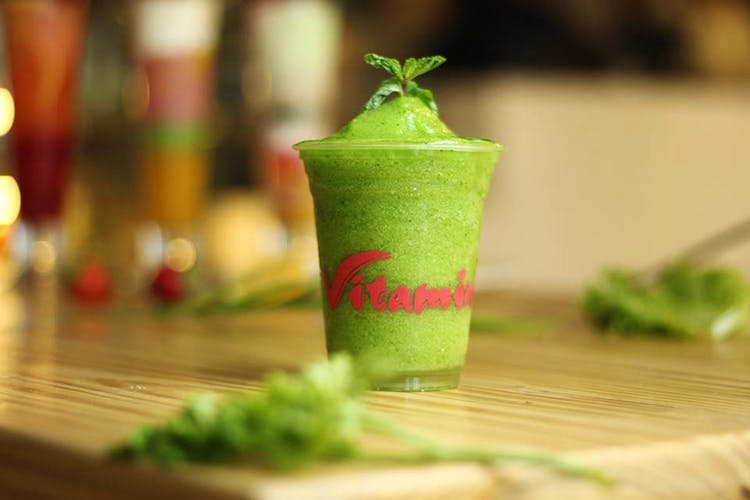 Food,Vegetable juice,Drink,Cocktail garnish,Celery,Smoothie,Ingredient,Limonana,Leaf vegetable,Vegetable