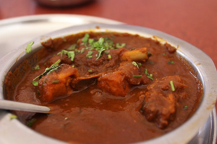 Dish,Food,Cuisine,Curry,Gravy,Ingredient,Chasseur,Birria,Gosht,Meat