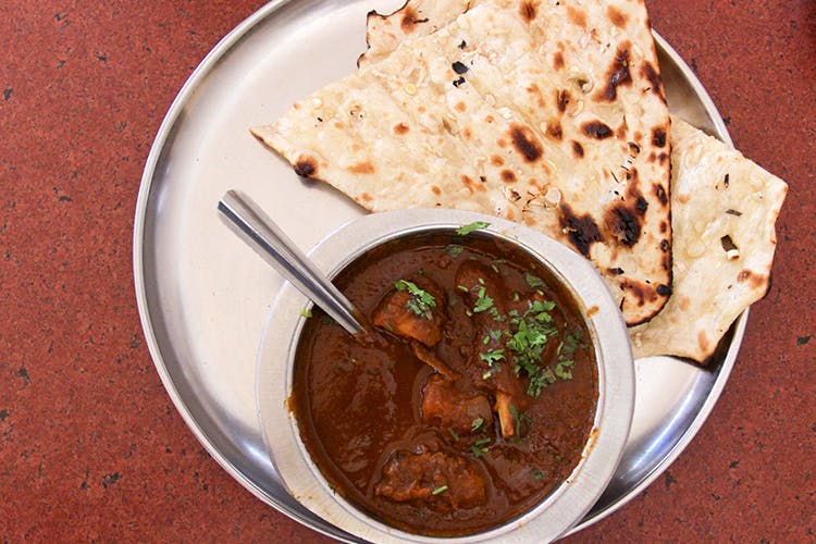Dish,Food,Cuisine,Naan,Ingredient,Roti,Chapati,Punjabi cuisine,Produce,Curry