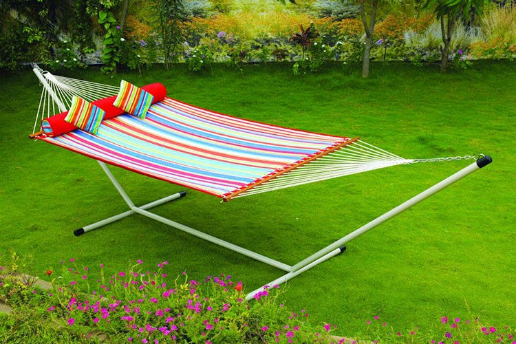 Order Hammocks And Deck Chairs From Hangit | LBB