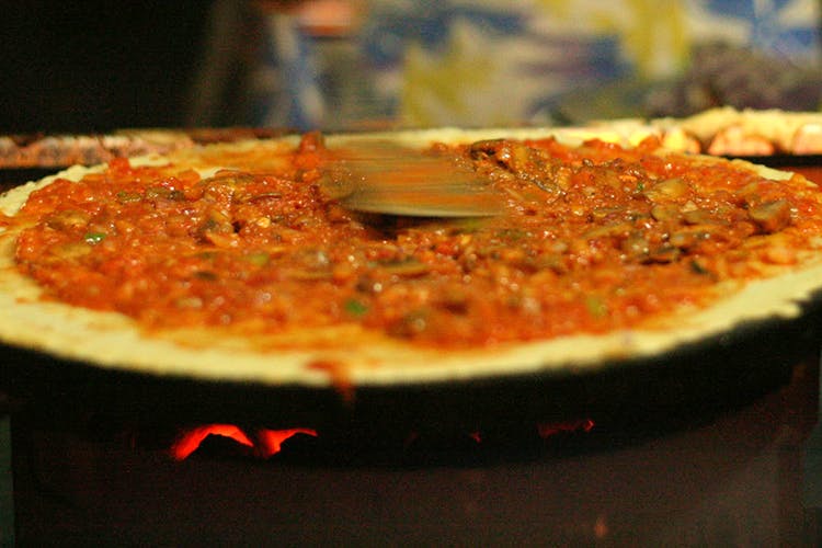 Dish,Cuisine,Food,Pizza,California-style pizza,Pizza cheese,Ingredient,Italian food,Sicilian pizza,Manakish