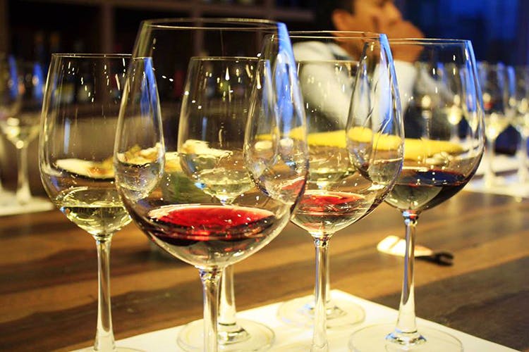 Stemware,Wine glass,Champagne stemware,Drink,Drinkware,Glass,Alcoholic beverage,Wine,Tableware,Alcohol