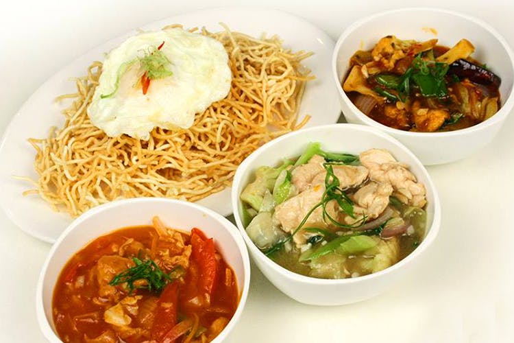 Dish,Food,Cuisine,Ingredient,Rice noodles,Wonton noodles,Chinese food,Bánh canh,Noodle,Produce