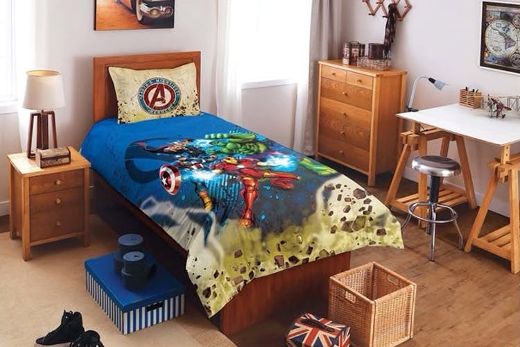 Bed sheet,Furniture,Bedding,Bedroom,Room,Bed,Bed frame,Property,Textile,Interior design