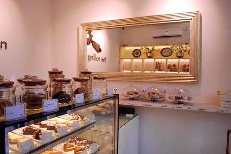 Display case,Baking,Bakery,Room,Museum,Pâtisserie,Interior design,Building,Food,Tourist attraction