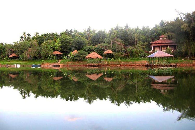 Reflection,Nature,Pond,Water,Natural landscape,Water resources,Reservoir,Lake,Reflecting pool,Botany