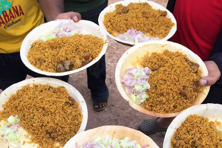 This Place Makes 200 Kgs Of Dum Biryani A Day And You Can Have It Only For Breakfast