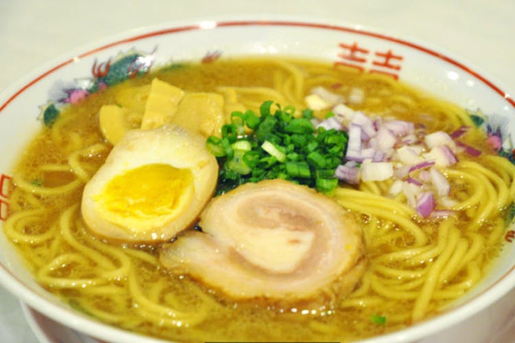 Dish,Food,Cuisine,Noodle soup,Noodle,Saimin food,Okinawa soba,Ramen,Lamian,Curry chicken noodles