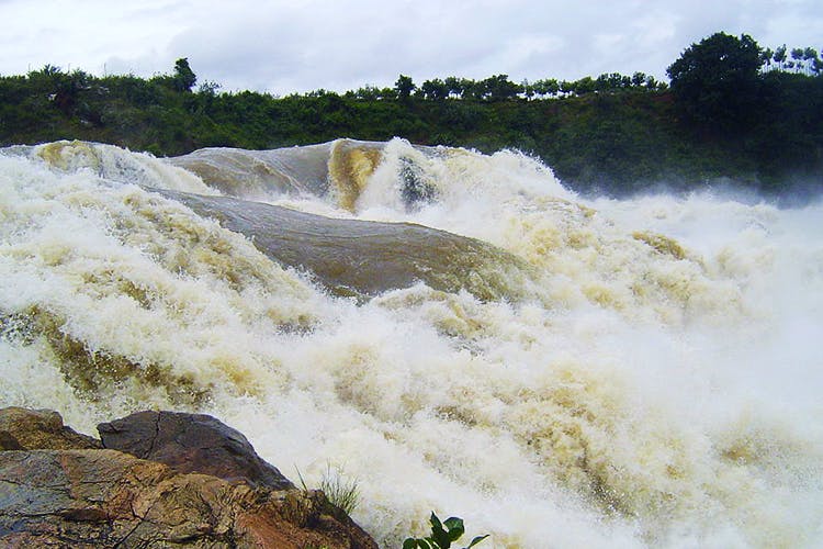 Water resources,Body of water,Water,Rapid,Watercourse,River,Chute,Waterfall,Wave,Geological phenomenon