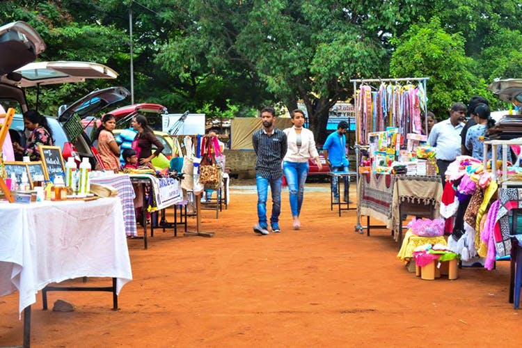 Marketplace,Market,Public space,Selling,Bazaar,Stall,Hawker,Flea market,Leisure,City