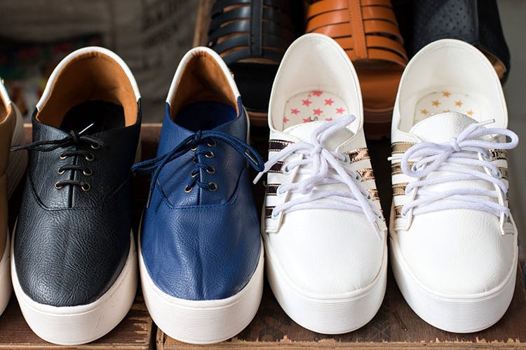 Shoe,Footwear,Skate shoe,Sneakers,Plimsoll shoe,Walking shoe,Athletic shoe,Sportswear