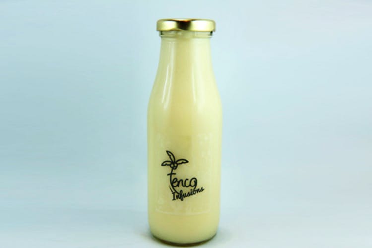 Bottle,Glass bottle,Drink,Milk,Plant milk,Dairy,Tableware,Raw milk,Plastic bottle
