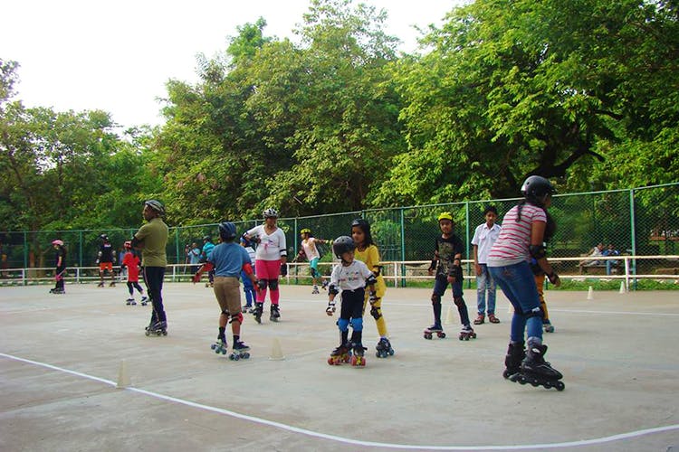 Roller skating,Roller sport,Footwear,Roller skates,Inline skates,Skating,Inline skating,Sport venue,Sports,Inline speed skating