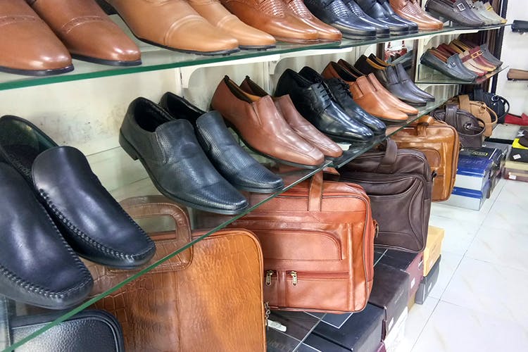 leather shoes shop in lajpat nagar