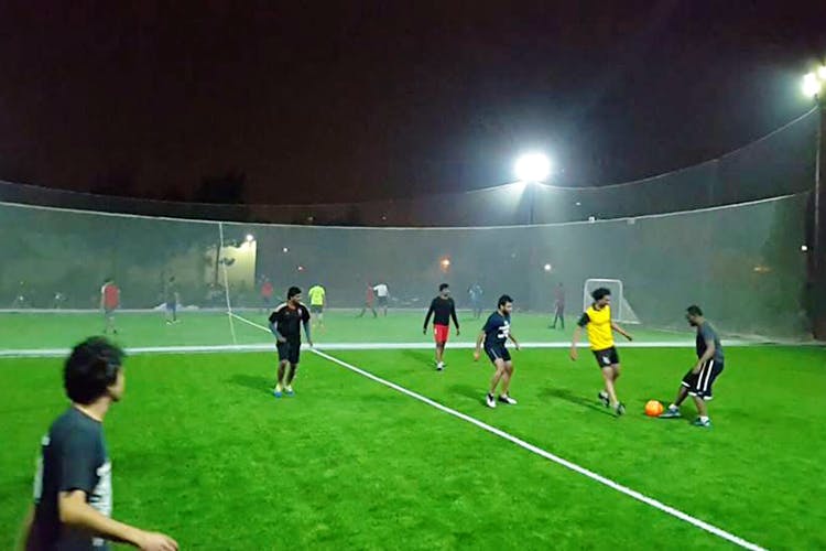 Player,Sports,Football,Sports equipment,Sport venue,Team sport,Ball game,Soccer-specific stadium,Soccer,Soccer player