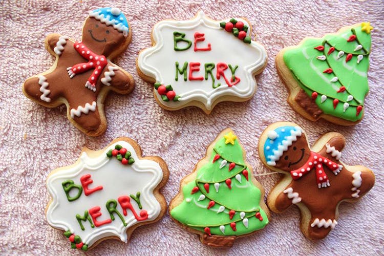 Gingerbread,Icing,Snack,Cookies and crackers,Lebkuchen,Food,Royal icing,Dessert,Biscuit,Cookie