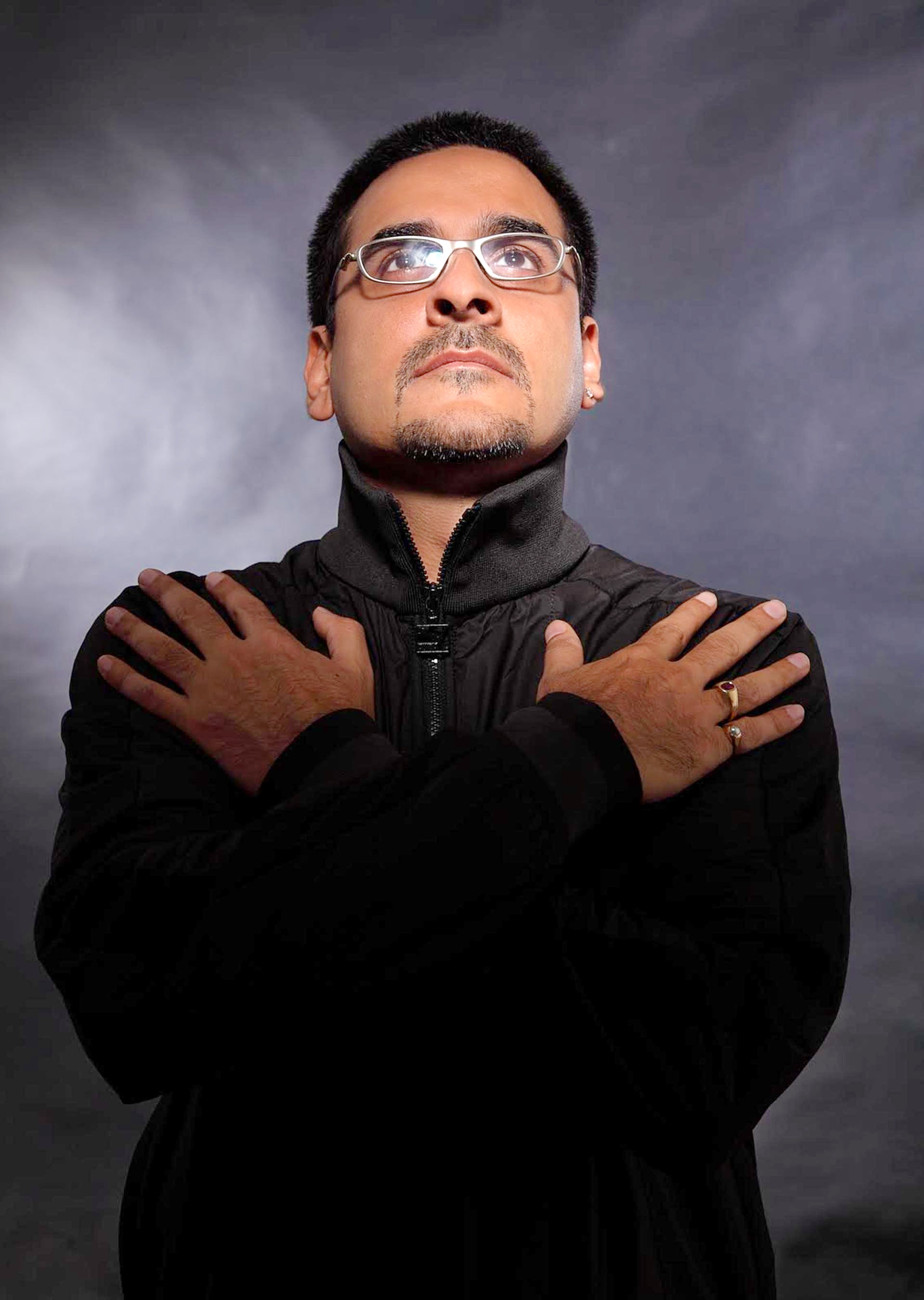 Cheek,Glasses,Forehead,Facial hair,Gentleman,Photography,Beard,Portrait,Eyewear,Flash photography