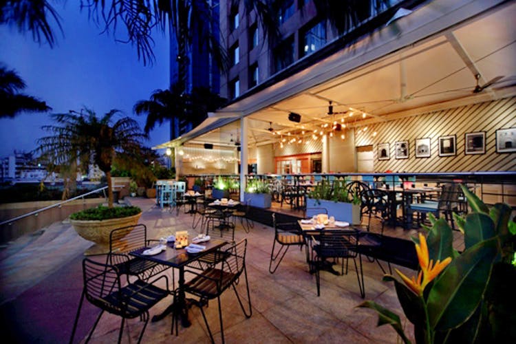 Restaurant,Building,Resort,Night,Atmosphere,Real estate,Evening,Architecture,Bar,Vacation