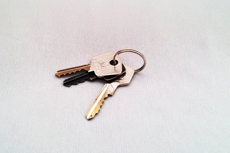 Key,Keychain,Fashion accessory,Metal