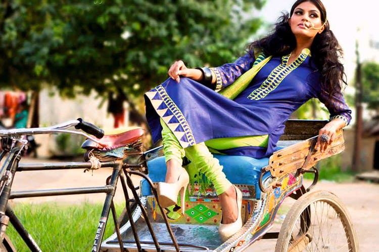 Vehicle,Bicycle,Beauty,Yellow,Fashion,Bicycle accessory,Street fashion,Photography,Rickshaw,Textile