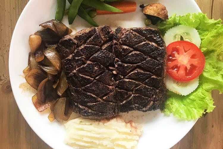 Dish,Food,Cuisine,Ingredient,Bò 7 món,Produce,Comfort food,Meat,Beef,Salisbury steak