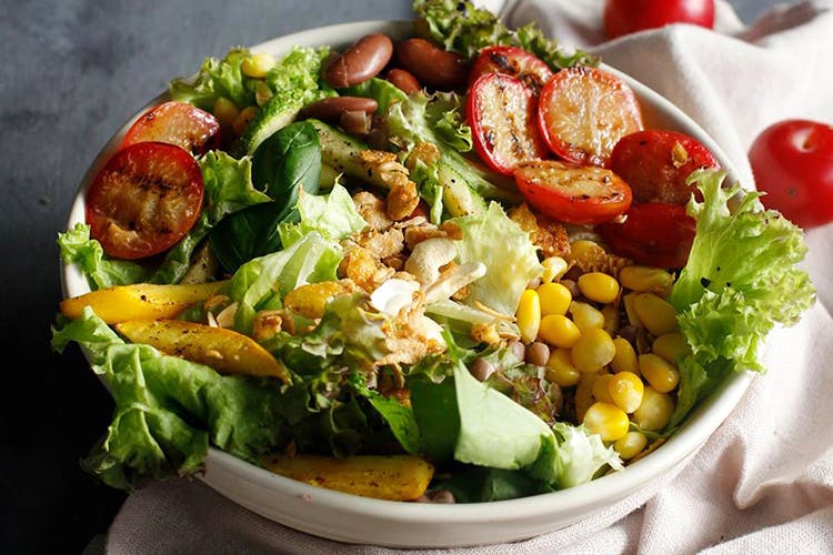 Dish,Food,Cuisine,Garden salad,Salad,Vegetable,Ingredient,Spinach salad,Vegetarian food,Vegan nutrition