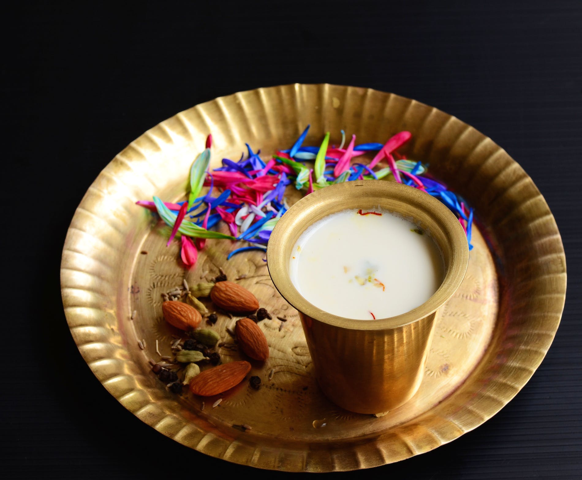 Food,Dish,Cuisine,Masala chai,Dishware,Plate,Lassi,Saucer,Bowl,Serveware