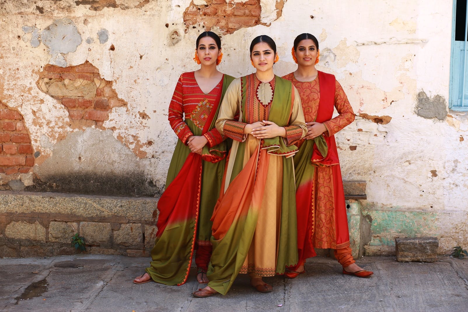 Sari,Temple,Tradition,Smile