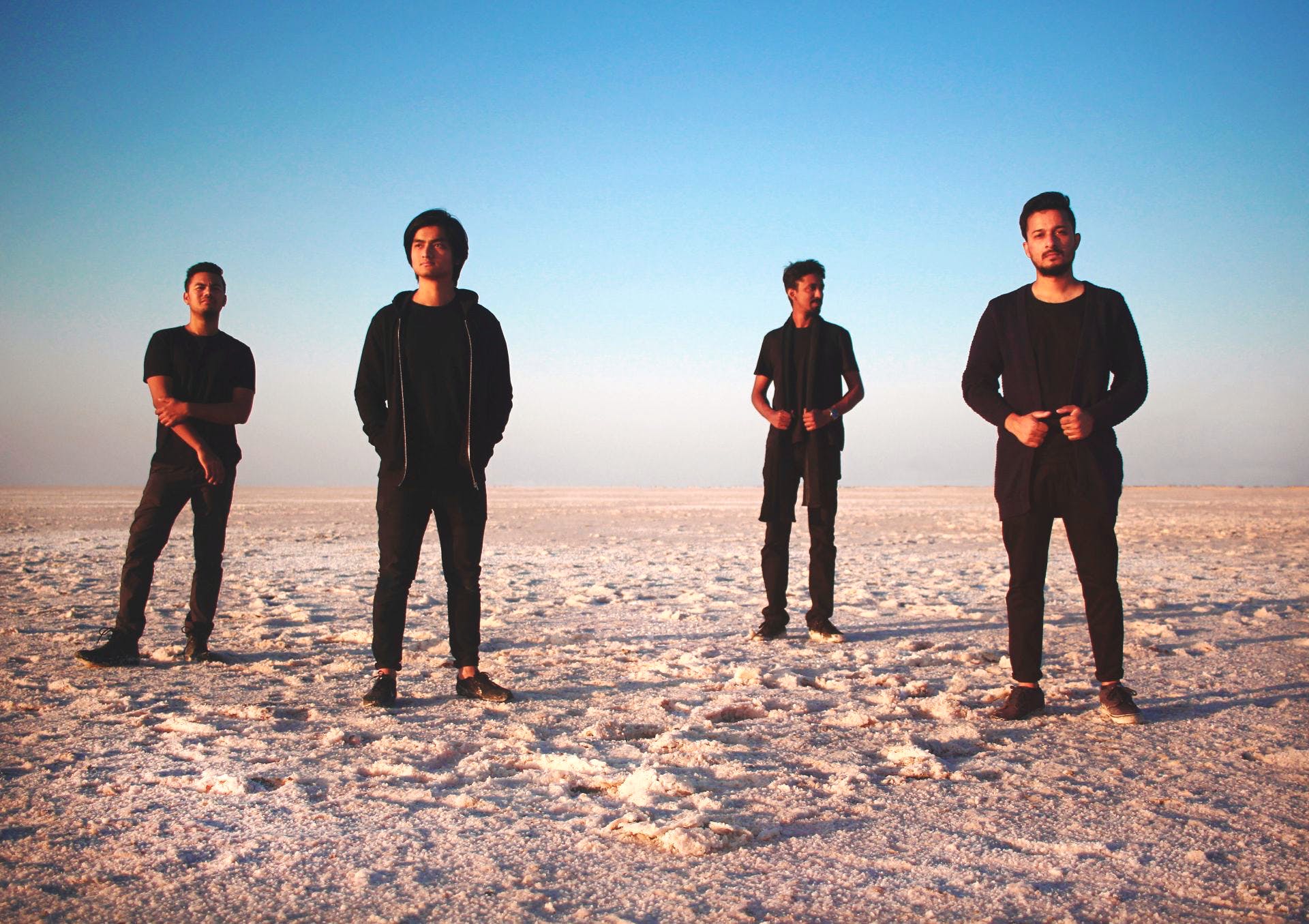 People in nature,Fun,Sky,Friendship,Standing,Winter,Landscape,Horizon,Photography,Vacation