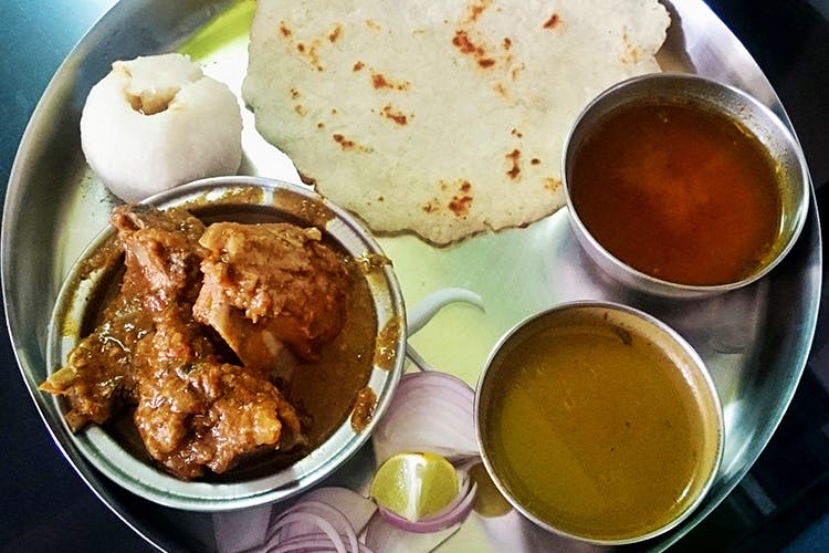 Dish,Food,Cuisine,Naan,Ingredient,Curry,Gravy,Indian cuisine,Produce,Staple food
