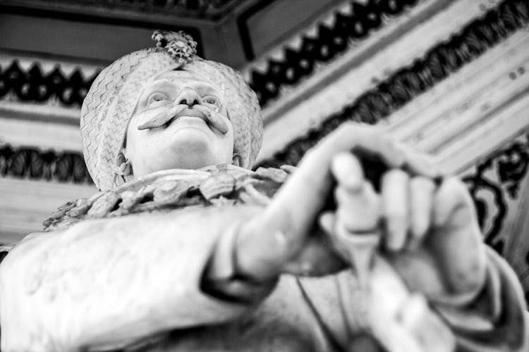 Black-and-white,Hand,Carving,Statue,Monochrome photography,Stone carving,Stock photography,Sculpture,Art,Photography