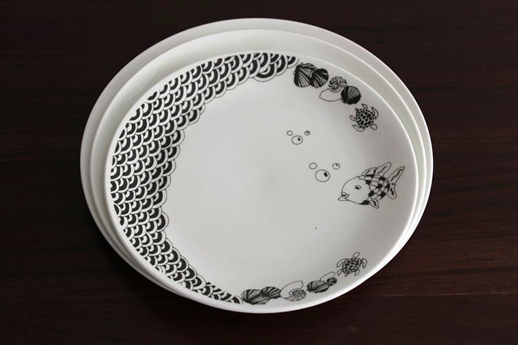 Dishware,Porcelain,Plate,Platter,Tableware,Bowl,Saucer,Ceramic,Serveware,Dinnerware set