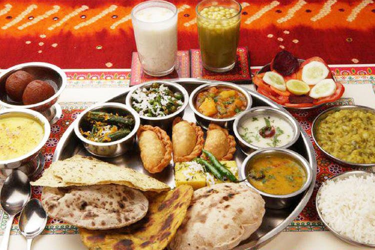Dish,Food,Cuisine,Meal,Ingredient,Punjabi cuisine,Indian cuisine,Maharashtrian cuisine,Produce,Lunch